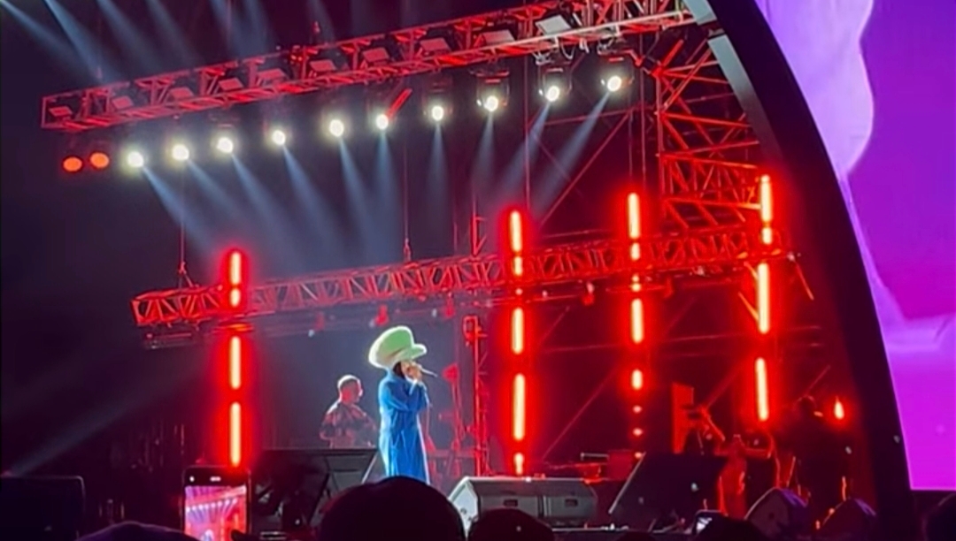 Aksi Potret di Synchronize Fest 2026, Momen Melly Goeslaw Minta Penonton Doakan Kebakaran Hutan Kalimantan Bikin Merinding