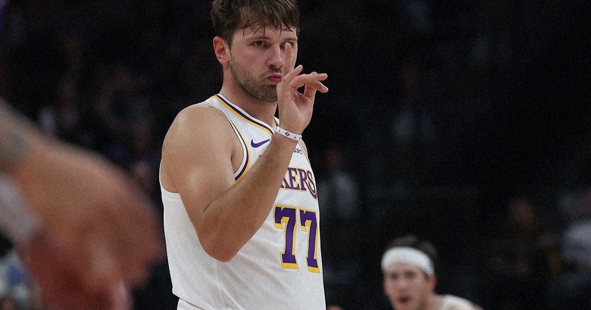 NBA Hari Ini: Luka Doncic Cetak 52 Poin untuk Bawa Lakers Sempurna, Knicks Kembali Babak Belur