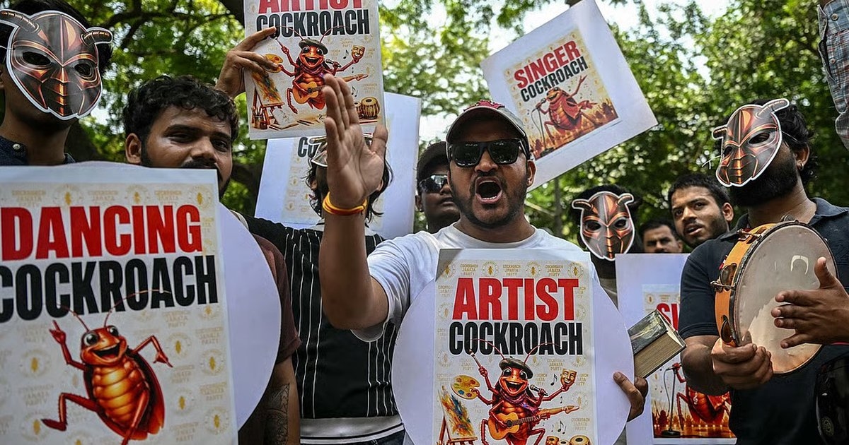 Pemimpin Partai Anak Muda India "Cockroach" Ditangkap saat Terobos Barikade Polisi di New Delhi
