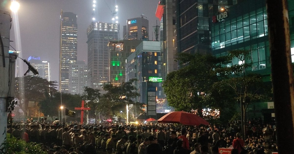 Demo di Bundaran HI Masih Berlangsung, Transjakarta Hentikan Operasi Enam Rute