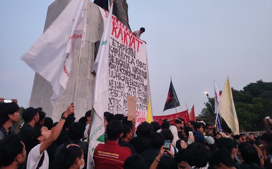 Demo Karhutla Bubar, Mahasiswa Tinggalkan Tugu Tani