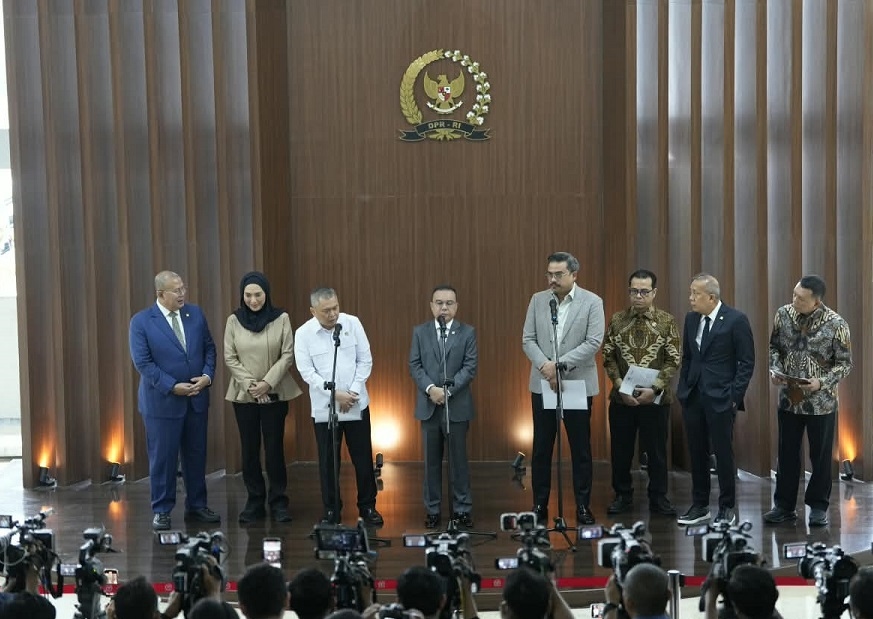 Kepentingan Masyarakat Jadi Utama, Dasco Pastikan DPR Terus Awasi Bansos hingga Penanganan Karhutla