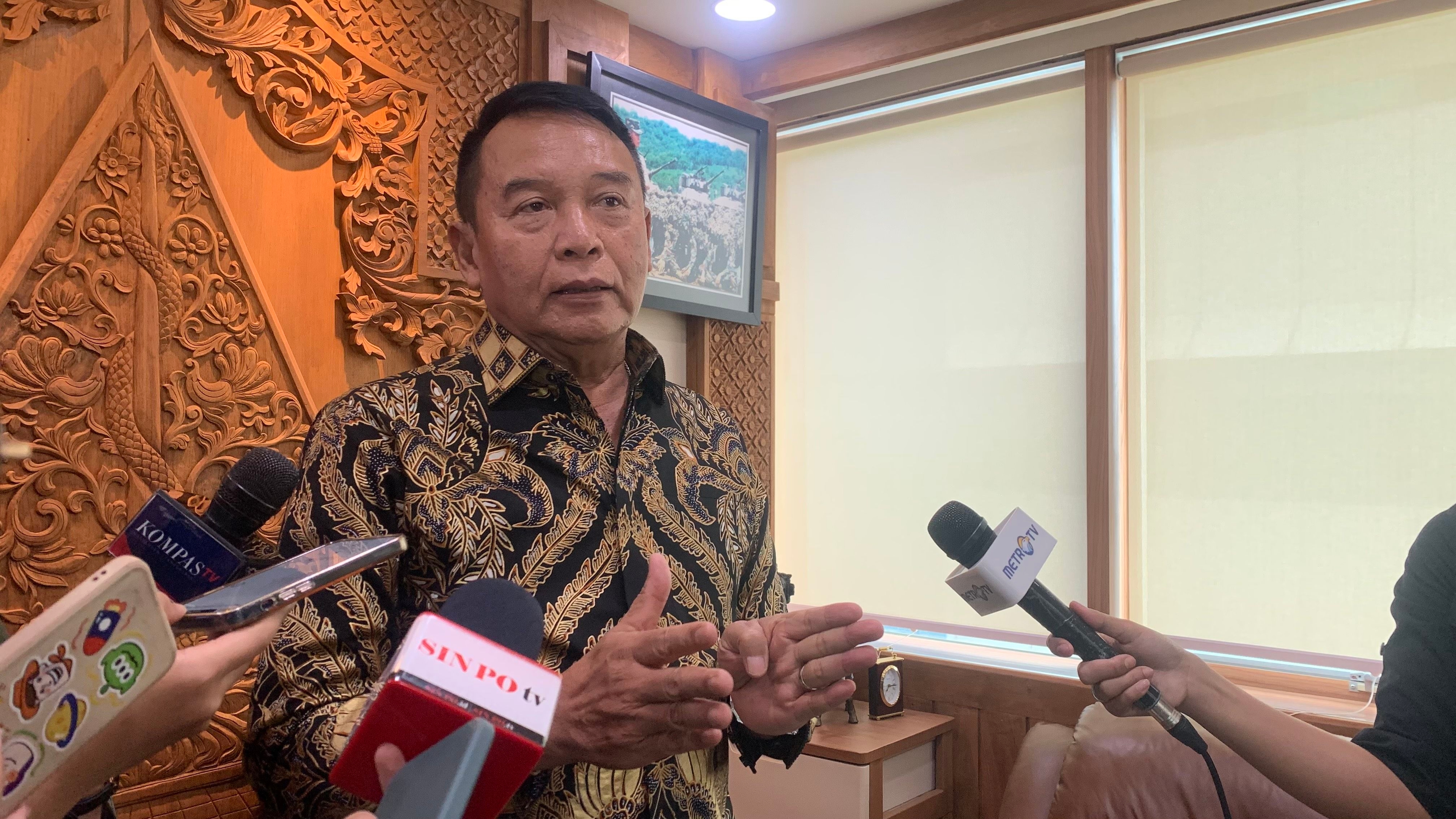 TB Hasanuddin Minta Polisi Ungkap Aktor Intelektual Penyiraman Air Keras Andrie Yunus