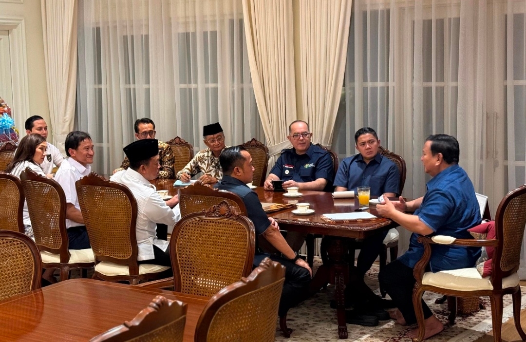 Prabowo Langsung Instruksikan Pembangunan Hunian Layak Usai Temui Warga di Pinggir Rel Kereta Senen