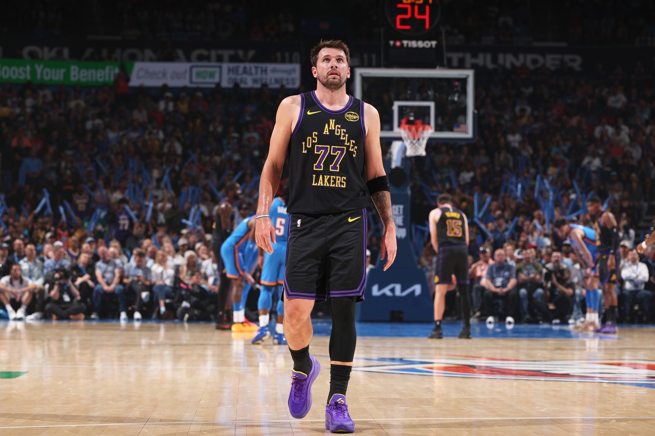 NBA Hari Ini: Lakers Hancur di markas Thunder, Luka Doncic Tumbal Cedera Jelang Play-off