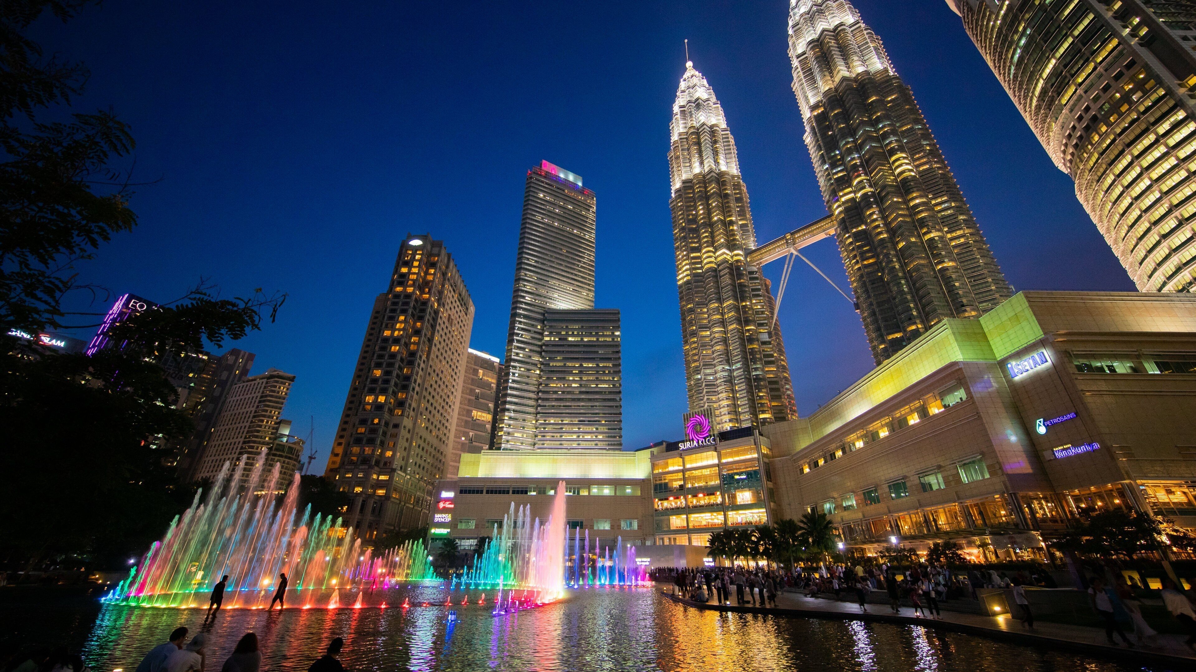 Ekonomi Malaysia Tumbuh 5,3 Persen Meski Risiko dan Inflasi Mulai Naik