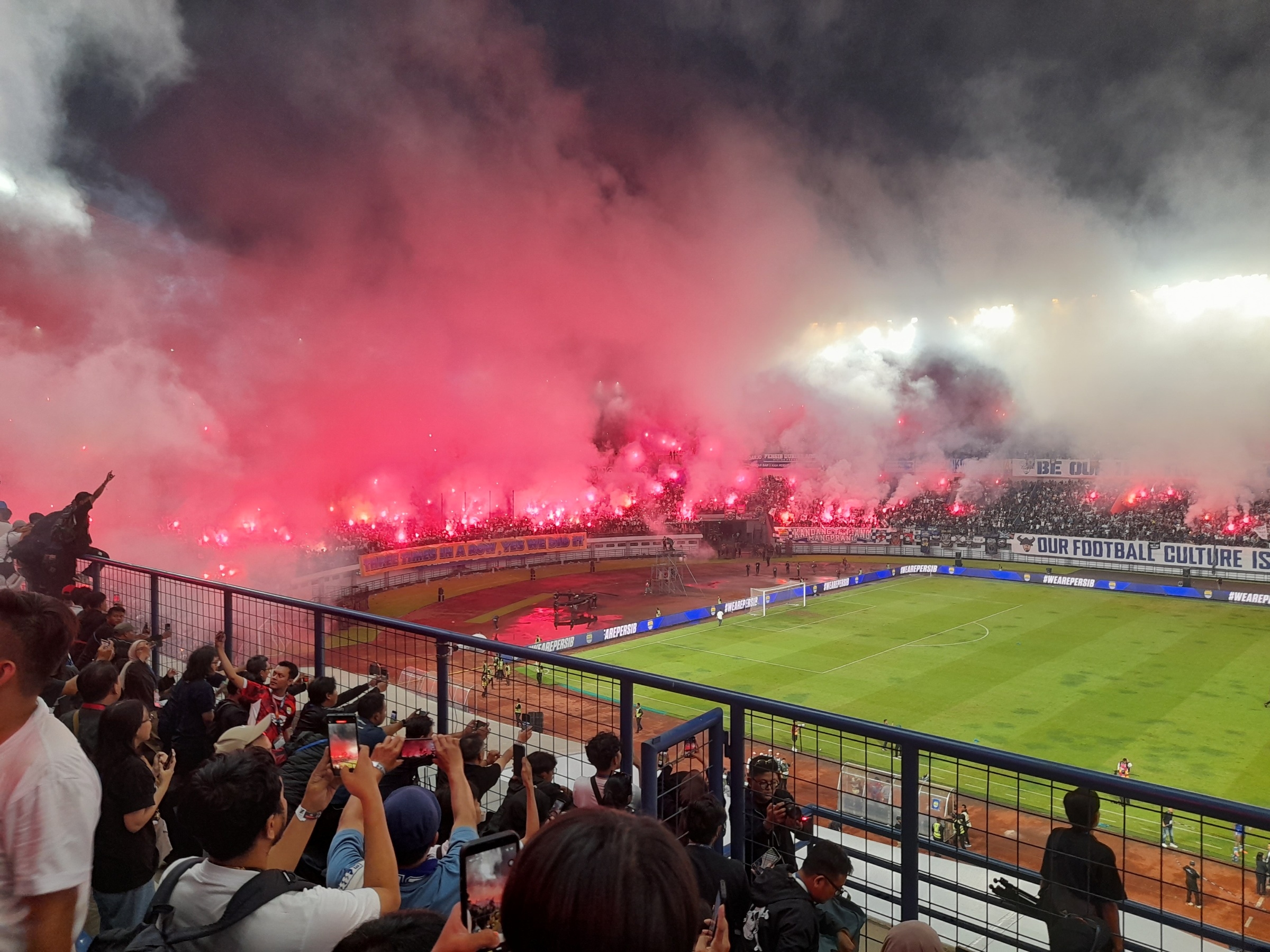Persib Bandung Juara Super League 2025-2026, Campeonale Maung!
