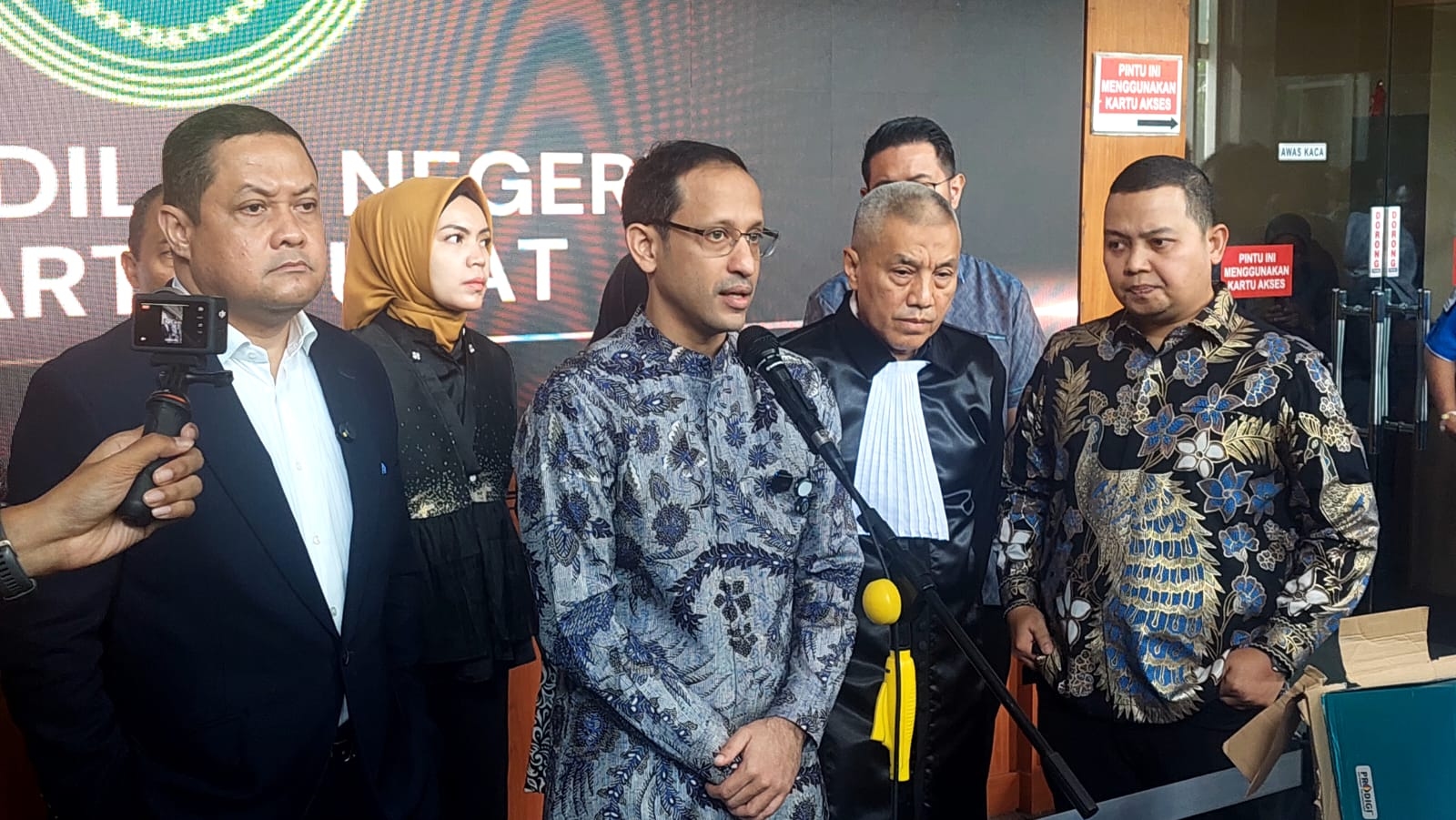 Pleidoi Nadiem: Pengadaan Chromebook Hemat Rp3,9 Triliun