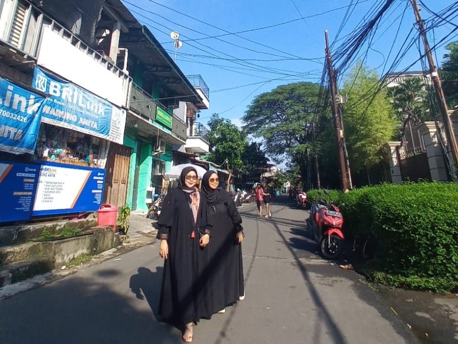Dulu Harus Jauh-jauh ke Bank, Kini Warga Simprug Kebayoran Lama Cukup Datang ke Warung Anita
