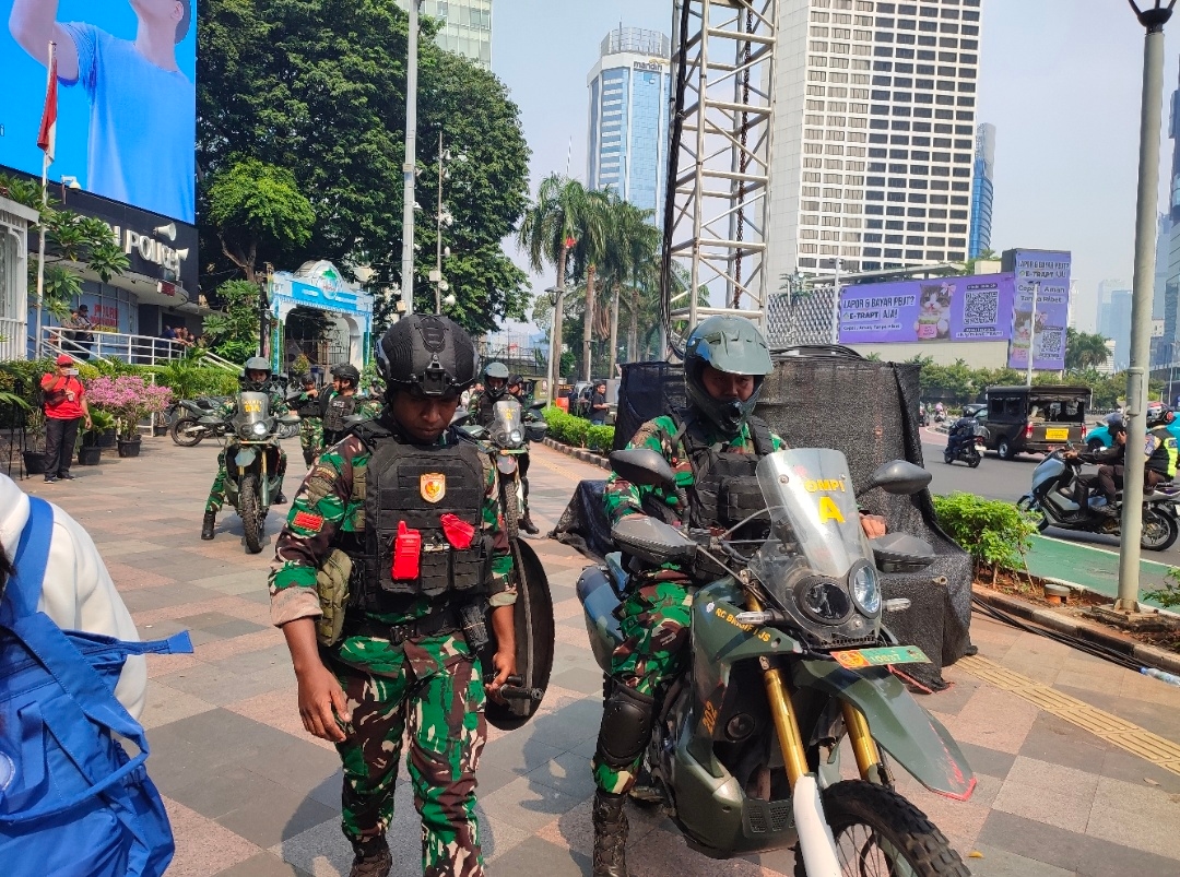 Bundaran HI Masih Sepi Jelang Aksi Unjuk Rasa, TNI-Polri Siaga Amankan Lokasi