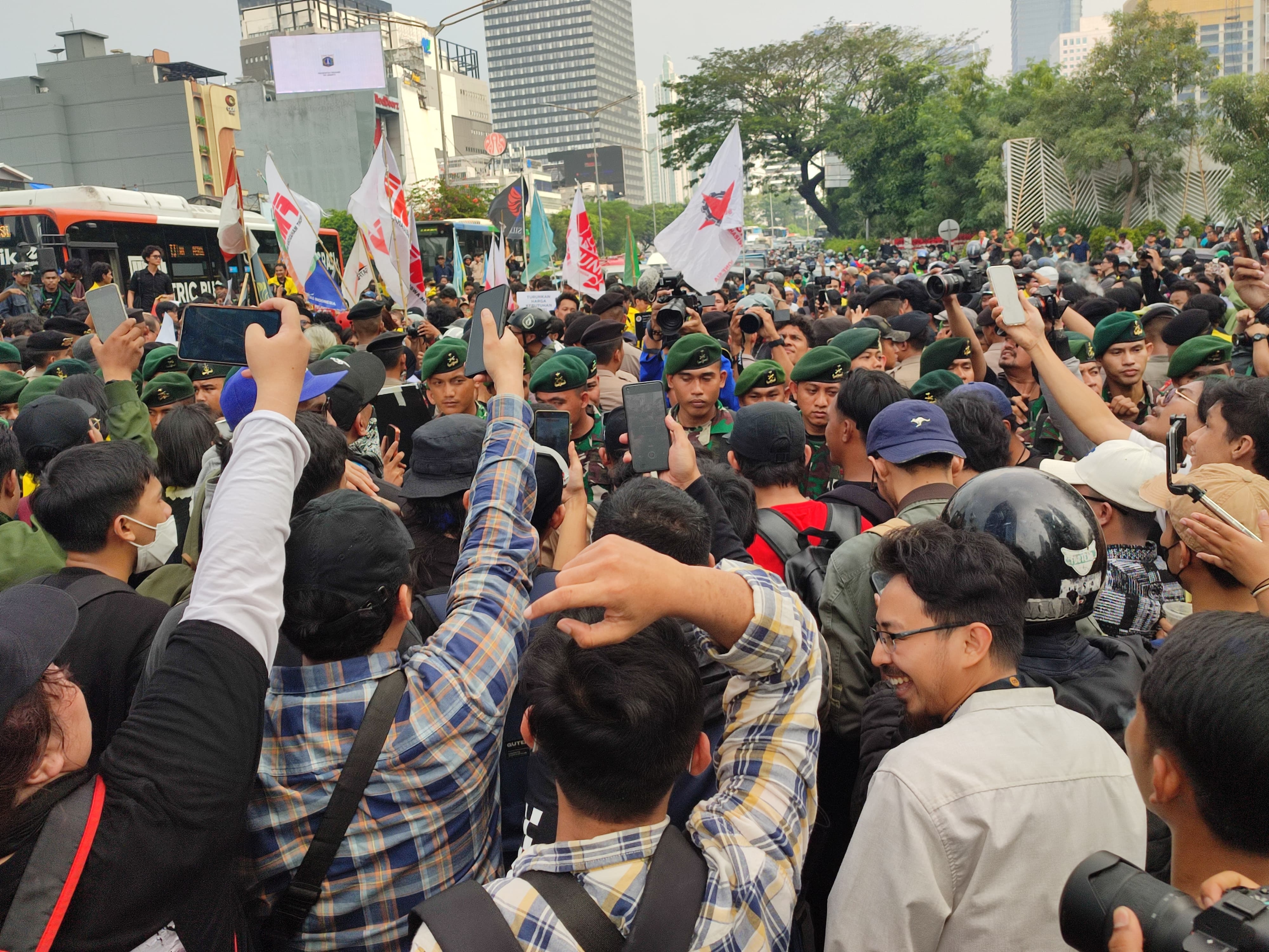 Mahasiswa Desak Pemerintah Setop Program MBG, Kopdes Merah Putih hingga Militerisme