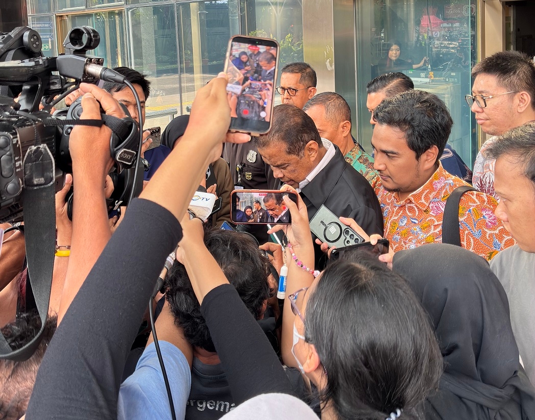 KPK Dalami Peran Bos Maktour Fuad Hasan Masyhur dalam Pengelolaan Kuota Haji Khusus