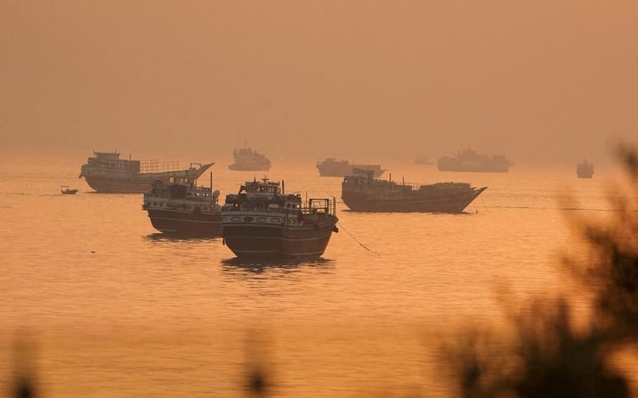 Iran Tutup Lagi Selat Hormuz, Jumlah Kapal yang Melintas Langsung Anjlok