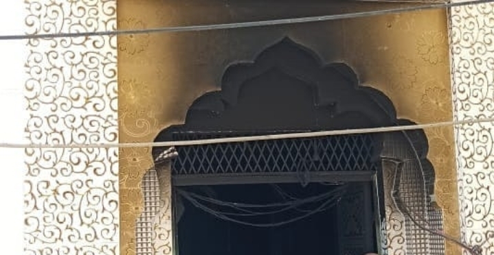 Dua Masjid di Tepi Barat Dibakar Pemukim Israel