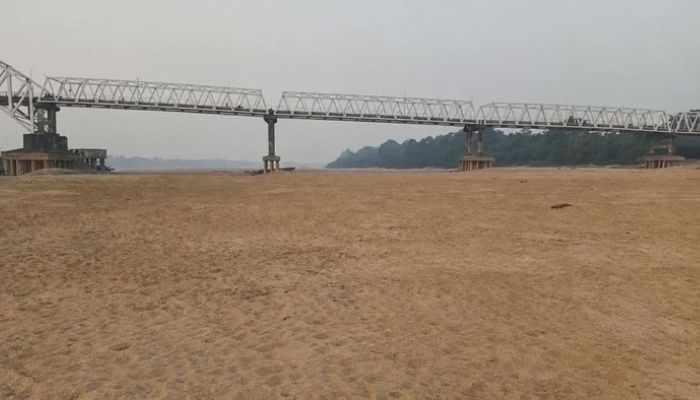 Sungai Barito Surut hingga Muncul Hamparan Pasir, Ini Faktor Penyebabnya