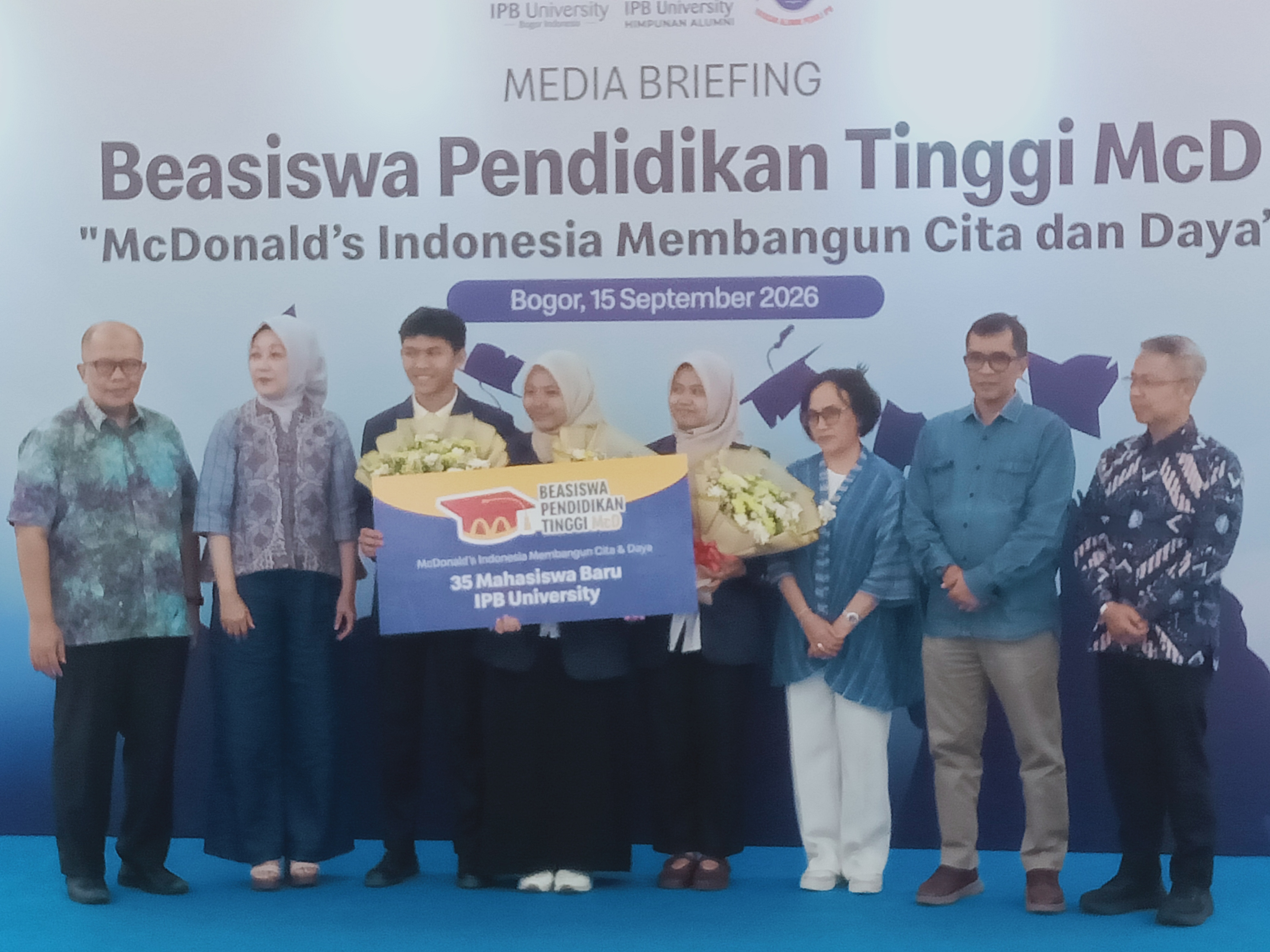McDonald’s Indonesia Beri Beasiswa 35 Mahasiswa Baru IPB