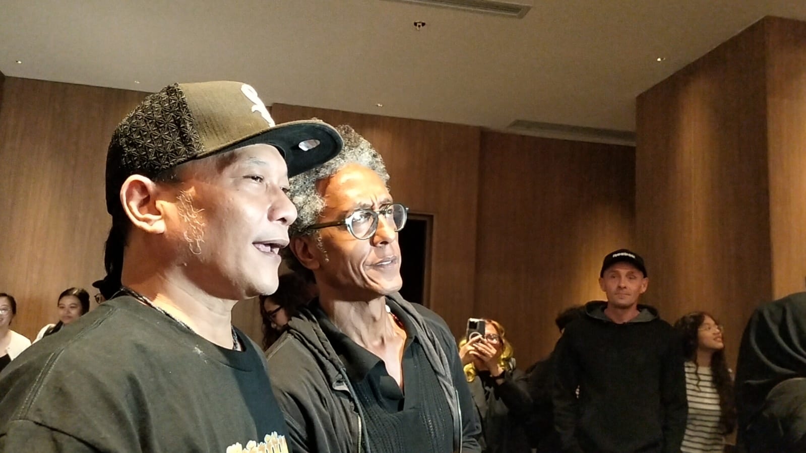 ​Sempat Tutup Mata Saat Nonton Film Suanggi, Aktor Hollywood Andre Royo Puji Akting Iwa K
