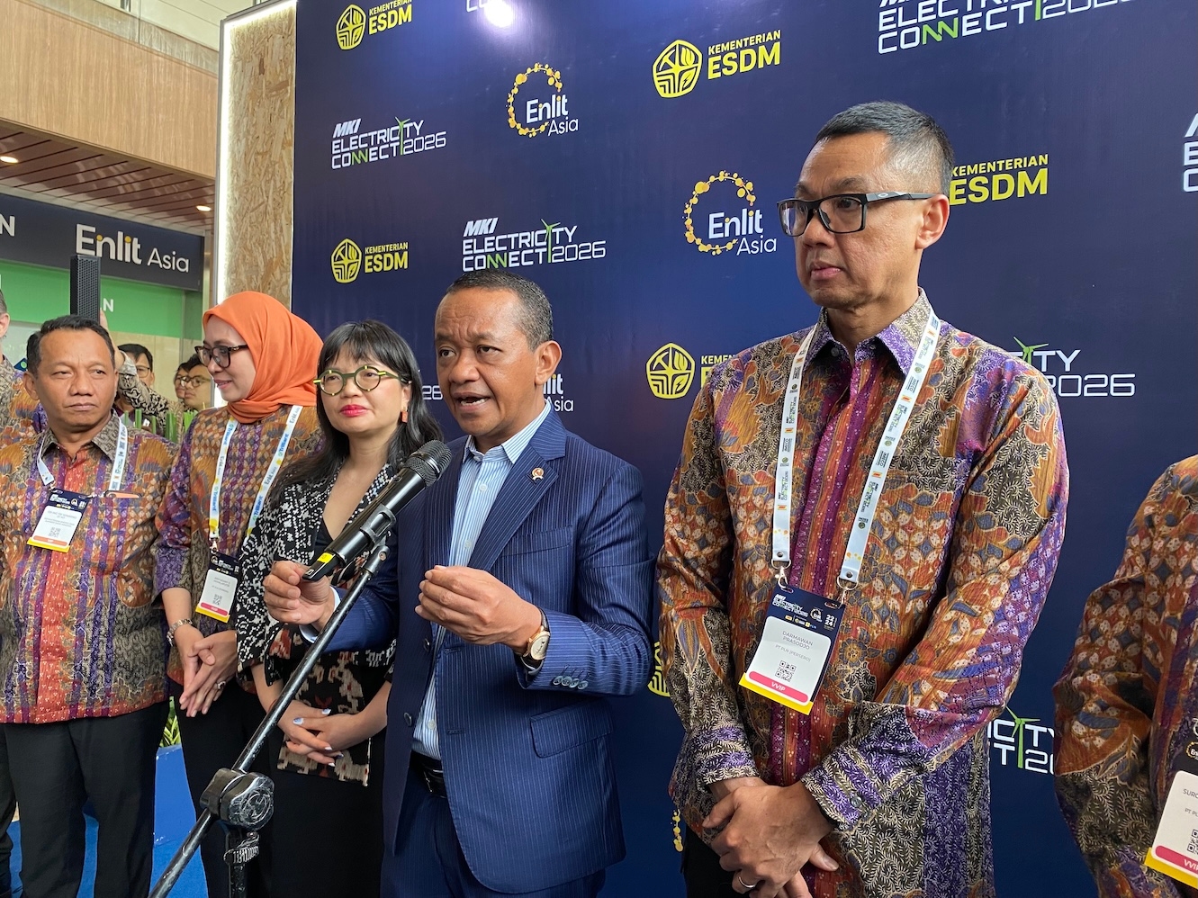 Bahlil Bantah Penerbitan RKAB Bayan Terkait Transaksi Saham Haji Isam