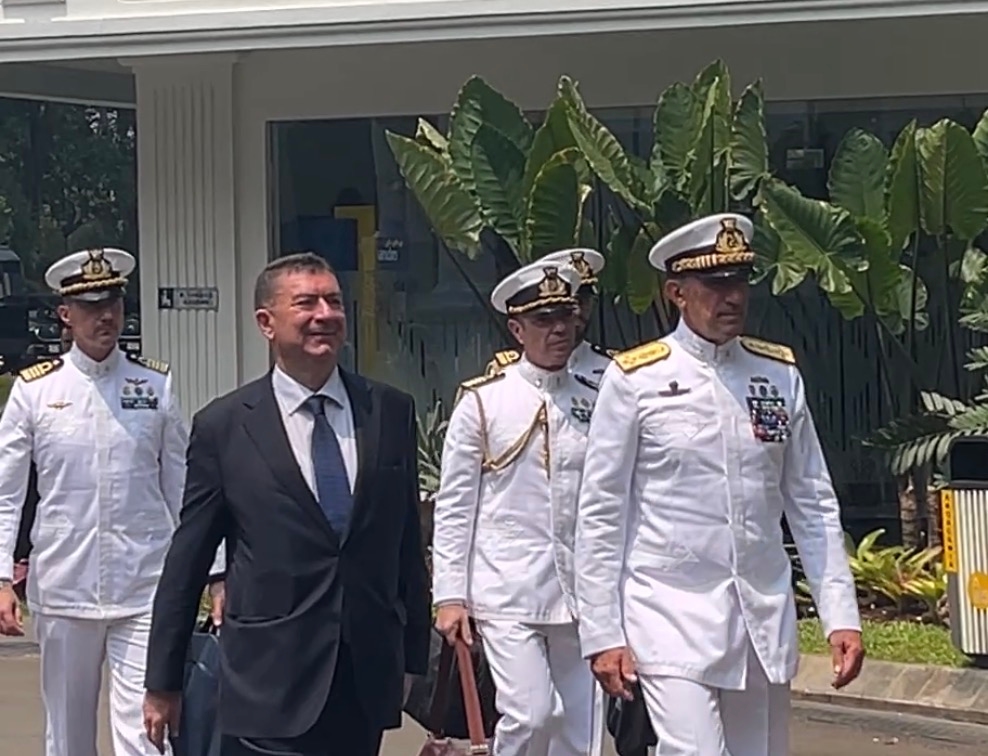 Prabowo Terima Kunjungan AL Italia Usai Penyerahan Kapal Induk Garibaldi