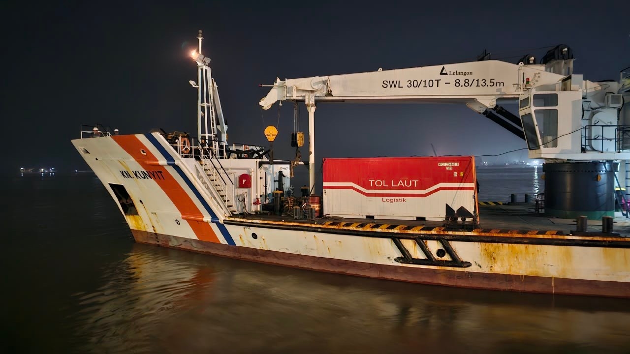 Kemenhub Kerahkan KN Kunyit untuk Dukung Evakuasi Korban KMP Virgo Transport 8