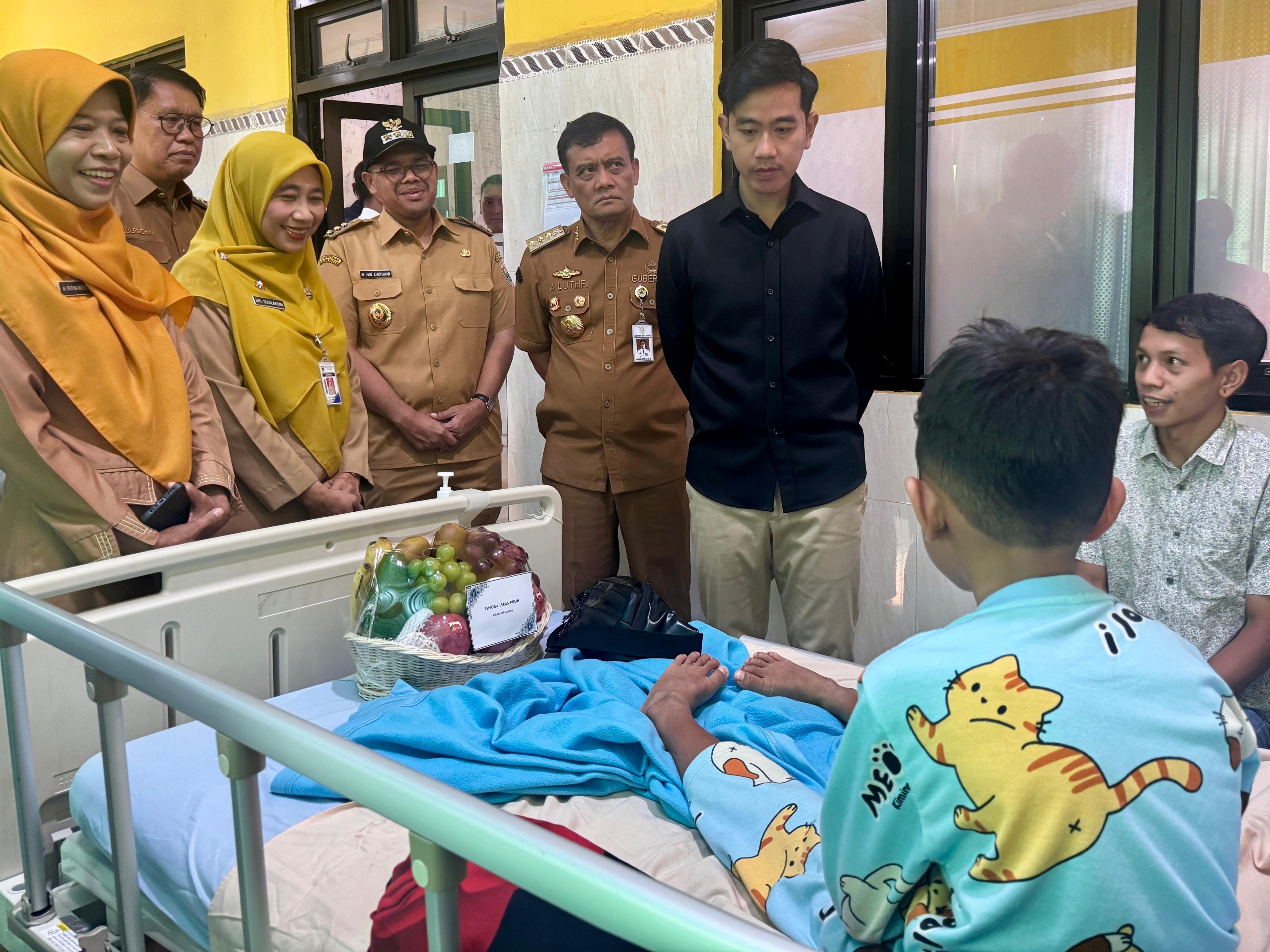 Jenguk Korban Keracunan MBG di Batang, Gibran Minta Maaf dan Pastikan Penanganan Medis Optimal