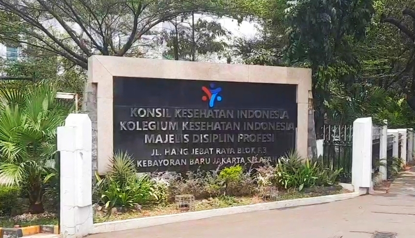 Dugaan Malapraktik RS Swasta di Semanggi, Warga Gelar Doa Bersama Saat Sidang Etik di MDP