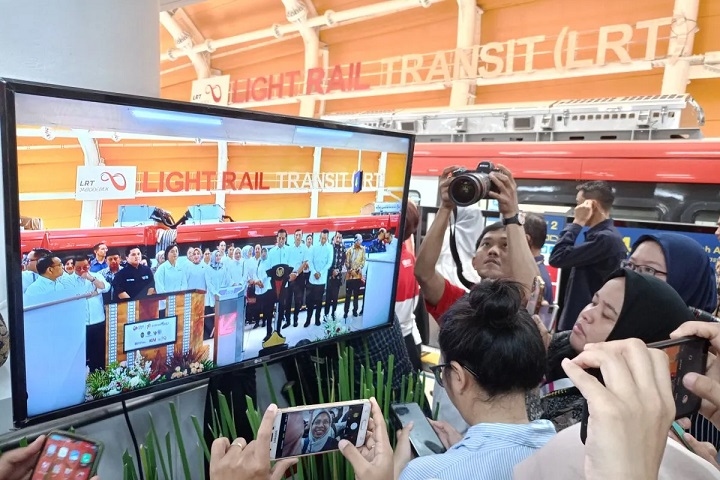 Presiden Harap LRT Mampu Kurangi Polusi Udara