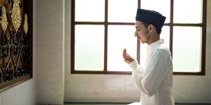 7 Tanda Salat Diganggu Setan, Salah Satunya Lupa Rakaat