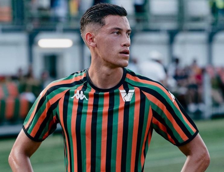 Jay Idzes 'Blak-blakan' Terkesan dengan Suporter Timnas Indonesia