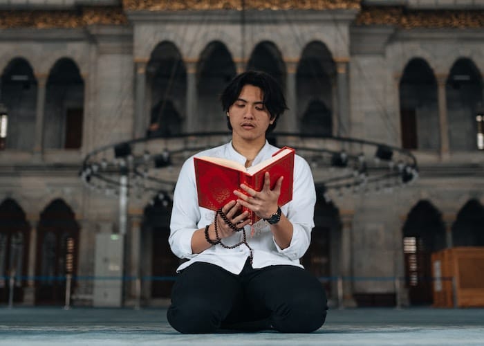 6 Tips Yang Bisa Dilakukan Untuk Memulai Hijrah