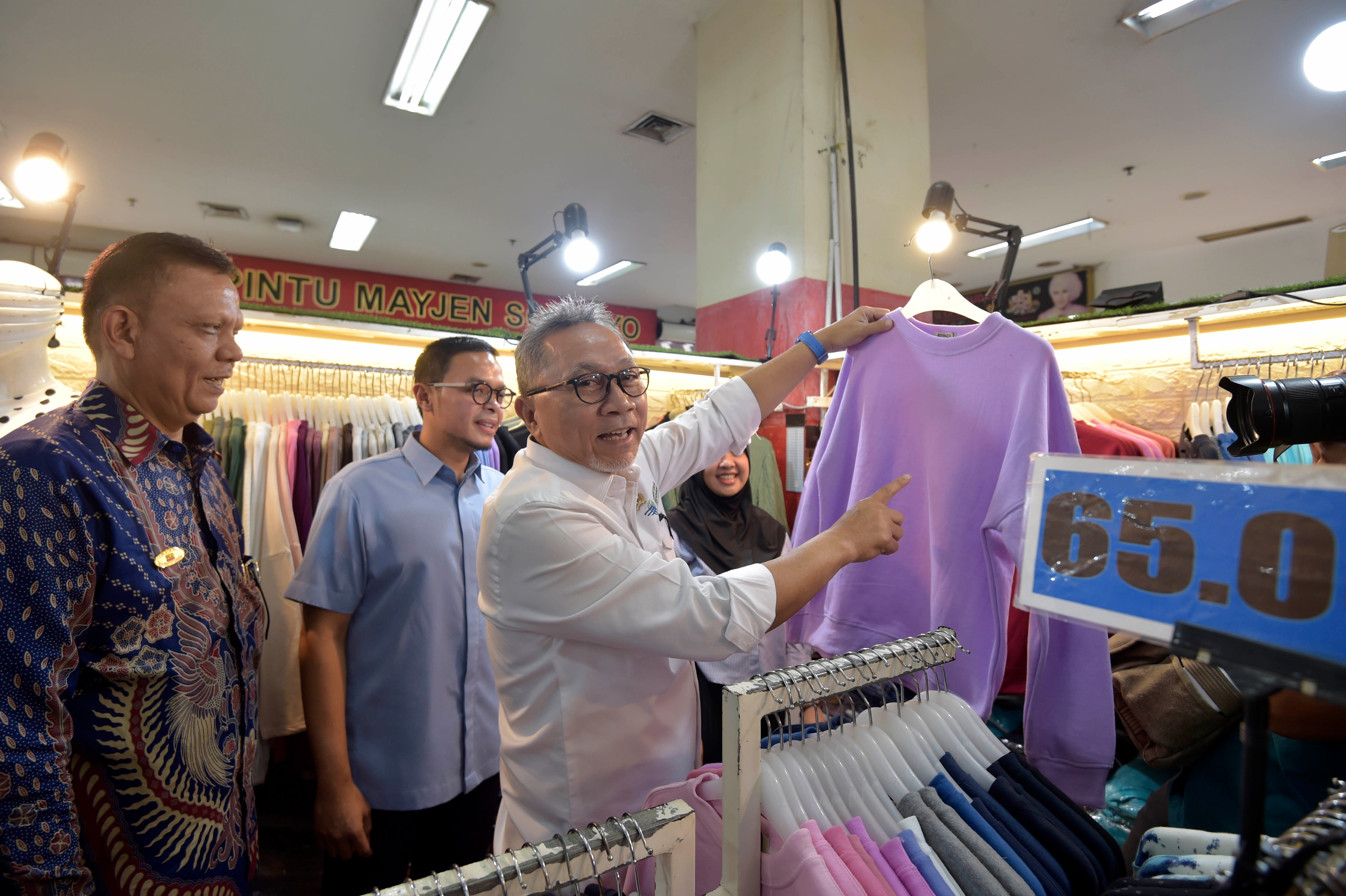 Bertemu Pedagang Pusat Grosir Cililitan, Mendag: Pemerintah Sungguh-sungguh Perhatikan UMKM