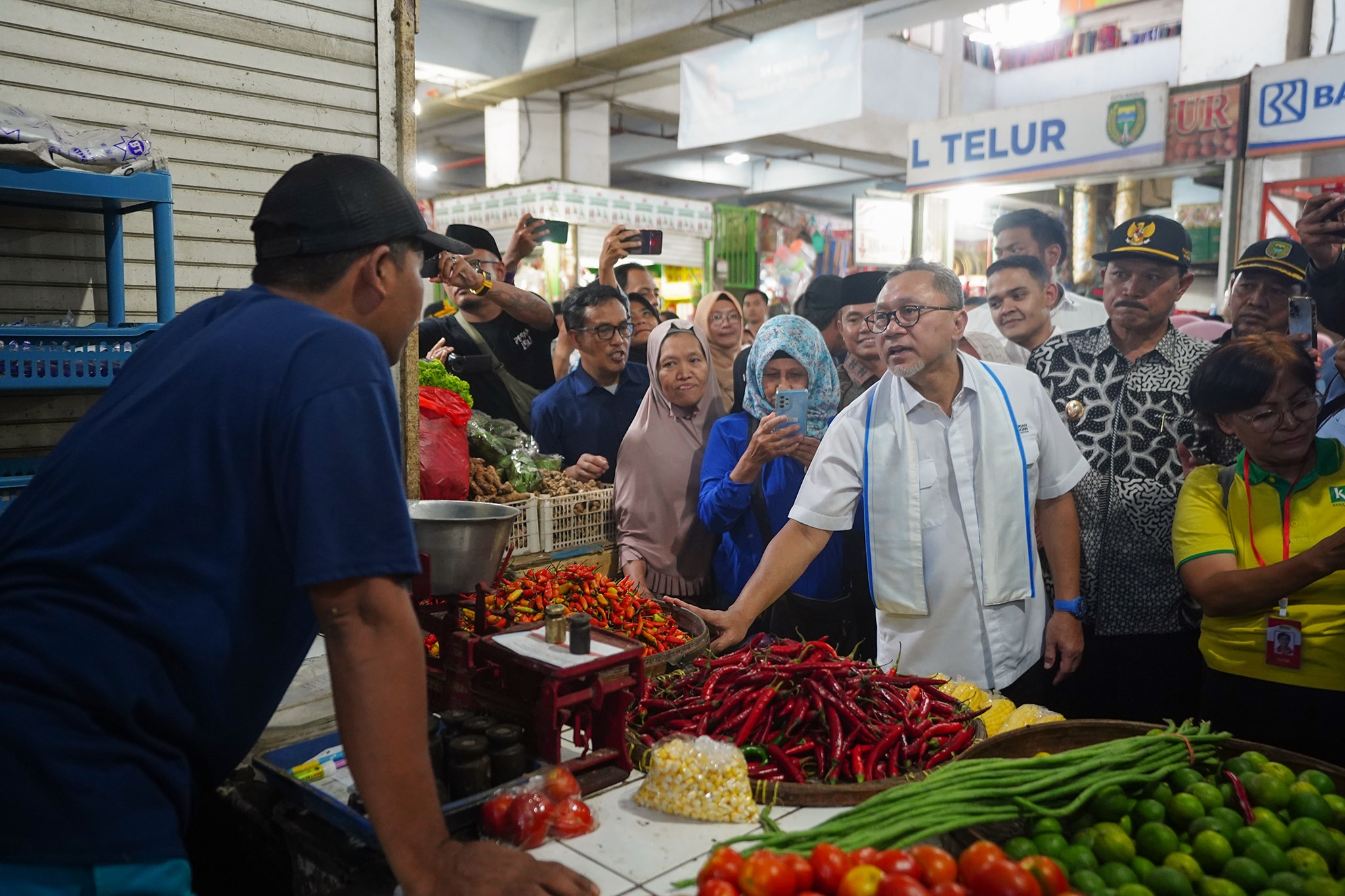Kunjungi Pasar Besar Madiun, Mendag: Alhamdulillah, Harga Bapok Murah Dan Terjangkau