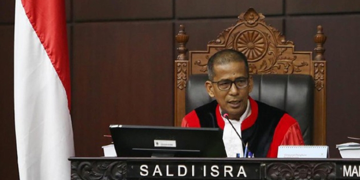 Profil Saldi Isra, Hakim Konstitusi Yang Tolak Putusan Kepala Daerah Belum 40 Tahun Boleh Maju Pilpres
