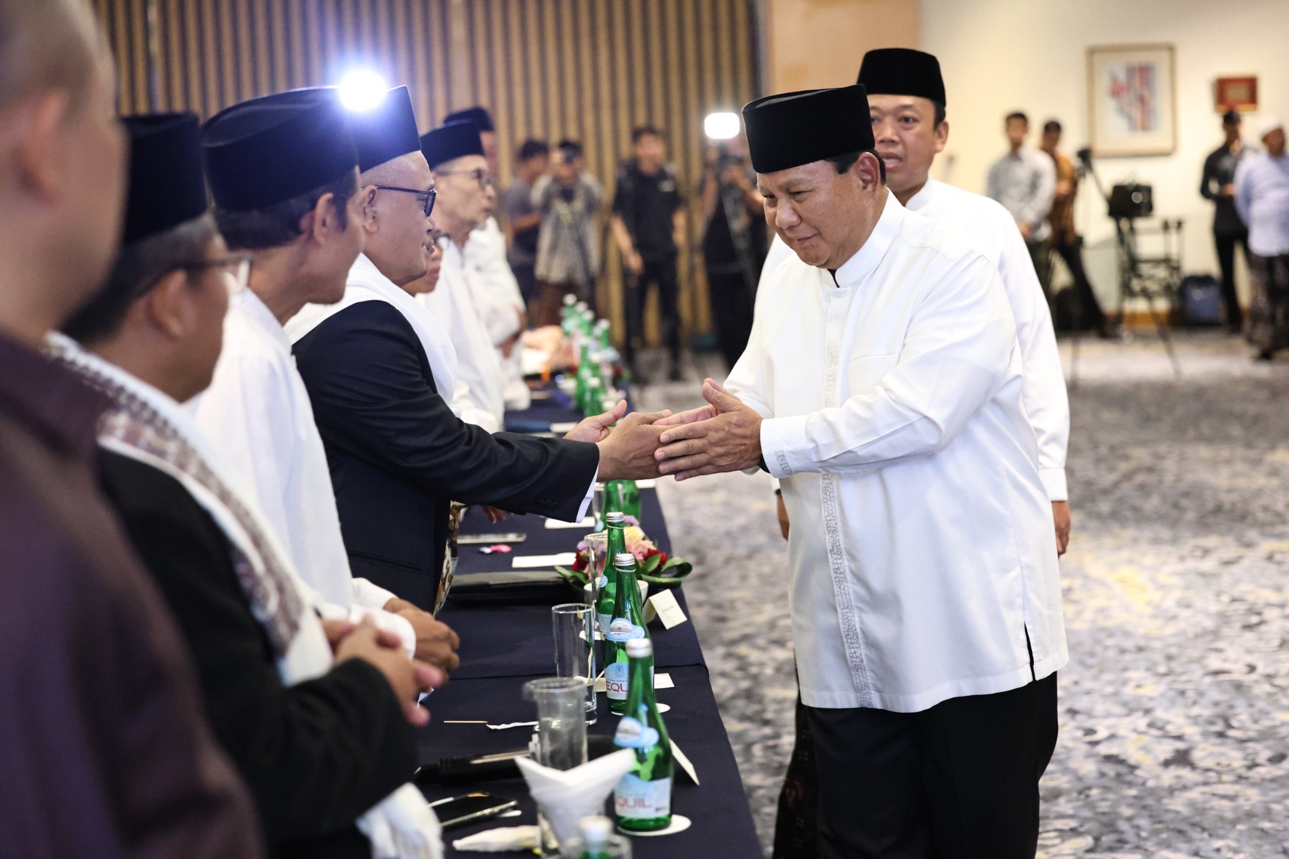 Kiai Dan Ulama Se-Jateng Dukung Prabowo, Beasiswa Untuk Santri Terbuka Lebar