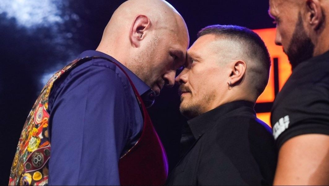 Tinju Dunia Pekan Ini: Tyson Fury vs Oleksandr Usyk, Pertaruhan Lima Sabuk Juara!