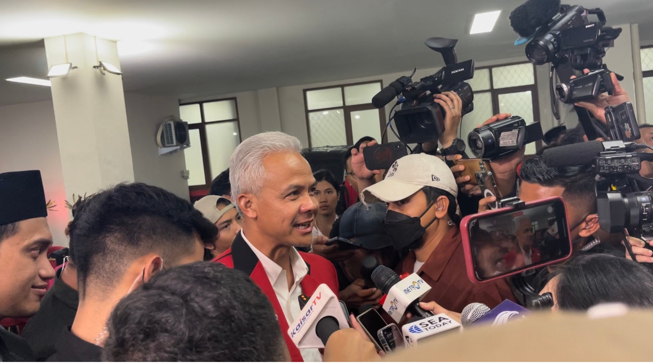 Ganjar Tepis Tuduhan Jokowi Absen di HUT PDIP Karena Pecah Kongsi