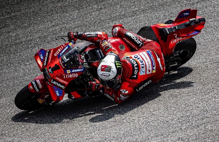  MotoGP Belanda: Ducati Dominasi 5 Besar, Francesco Bagnaia Raih Hattrick di Assen