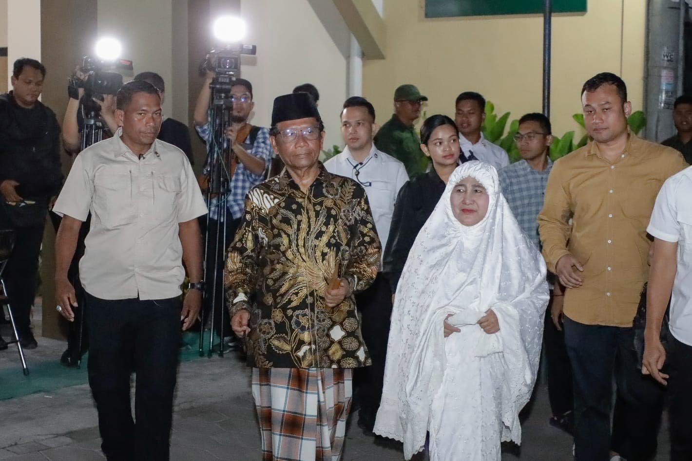 Usai Mencoblos, Mahfud MD Berangkat ke Jakarta Pantau Quick Count
