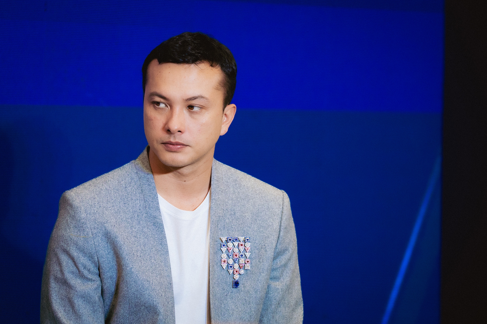 Nicholas Saputra Bahas Tren Brooch Sebagai Fashion Statement Tahun 2024 di Pop Up Exhibition