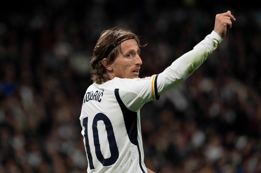 Luka Modric Pilih Bertahan di Real Madrid Hingga Tahun Depan, Pecahkan Rekor Pemain Tertua di Santiago Bernabeu Pada 2024