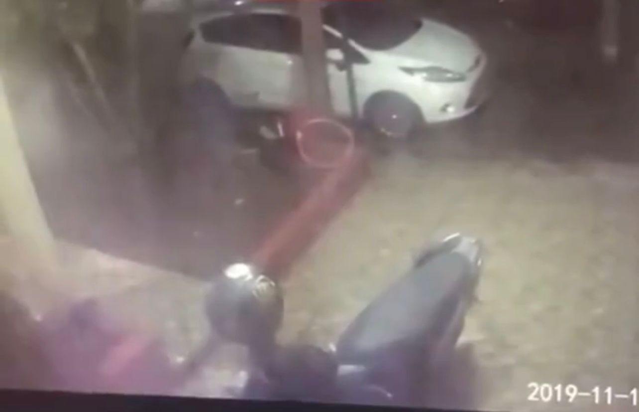 VIRAL! Kisah Uwie Tanzil Tinggal di Kontrakan Dua Alam yang Banyak Hantunya, Bikin Ustaz Selalu Berhalangan Saat Dipanggil 