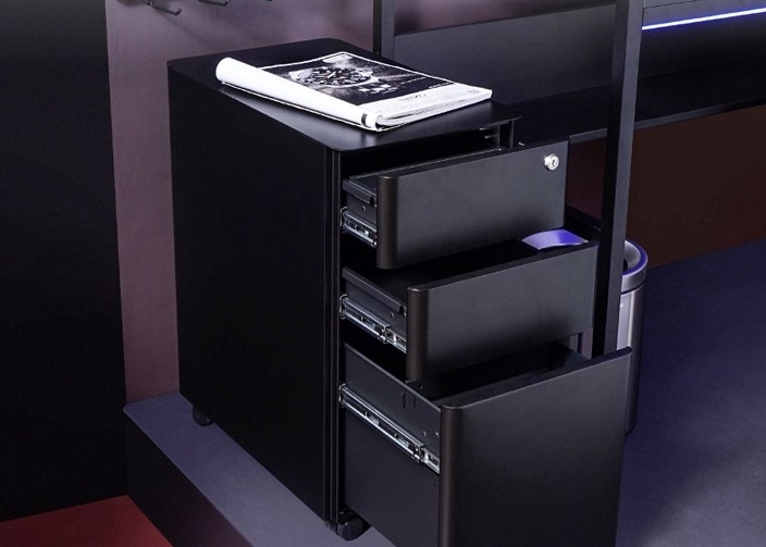 5 Ide Penyimpanan di Bawah Meja Kantor Biar Rapi