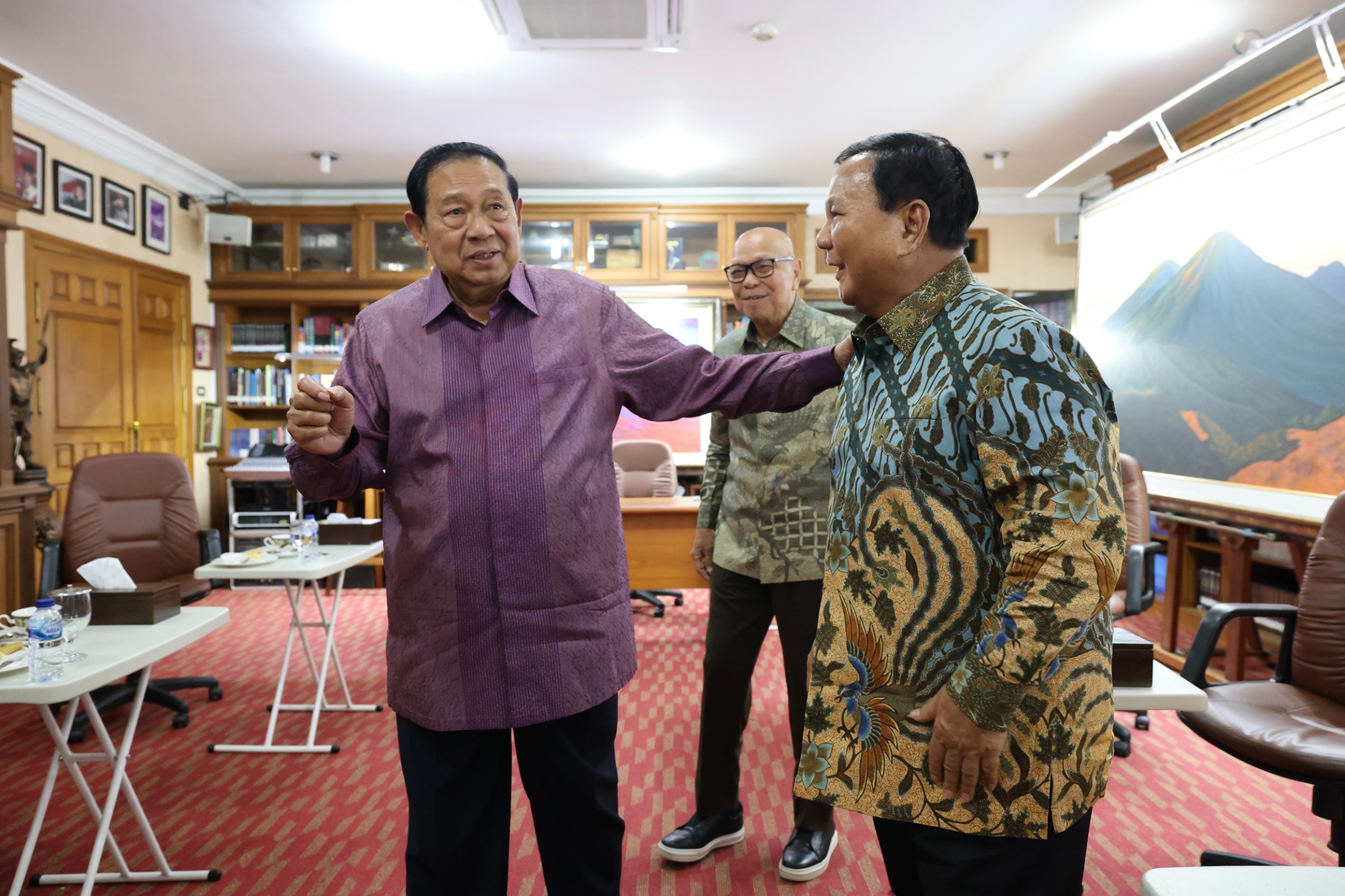 Silaturahmi ke SBY di Cikeas, Prabowo: Lebaran Kita Datang ke Senior