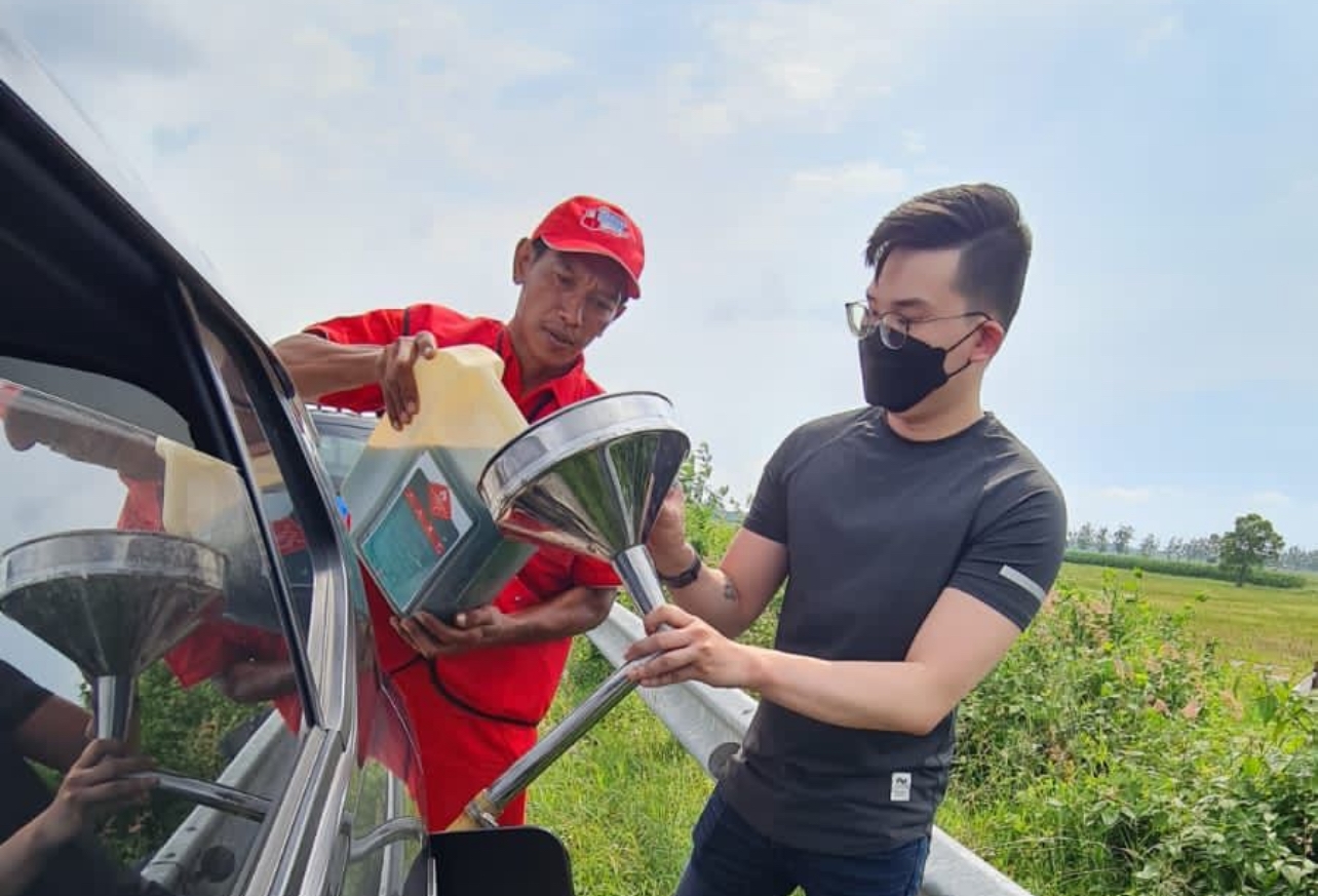 Motoris hingga Petugas SPBU Gerak Cepat Layani Pemudik yang Kehabisan BBM