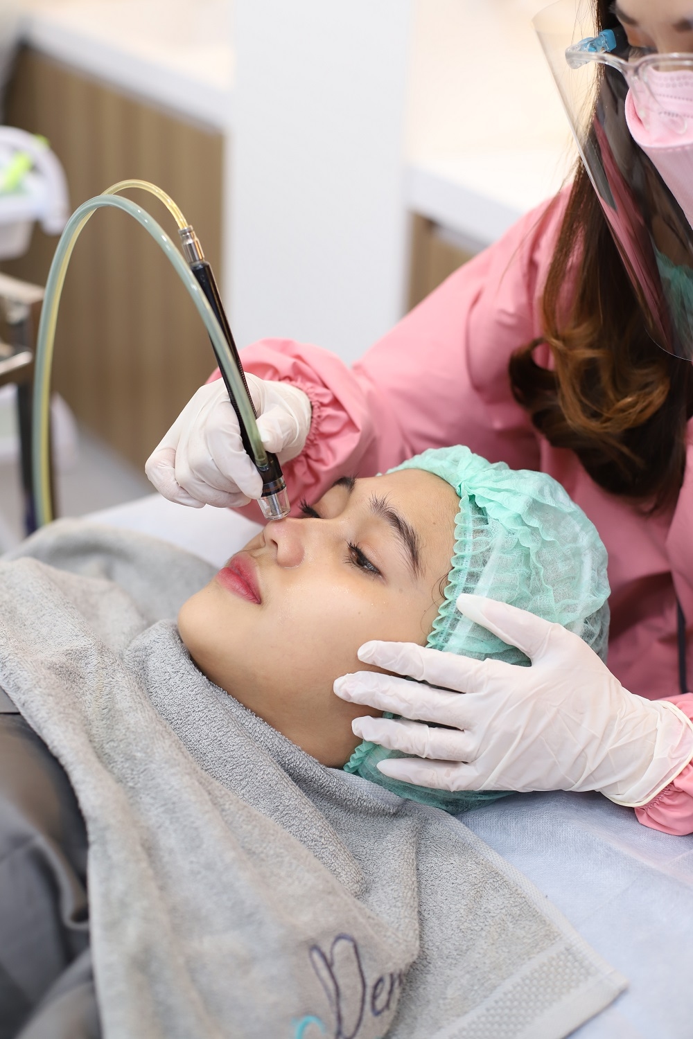 5 Rahasia Kulit Sehat Bersih Sampai ke Pori-pori, Salah Satunya Kunjungi Dokter Estetika