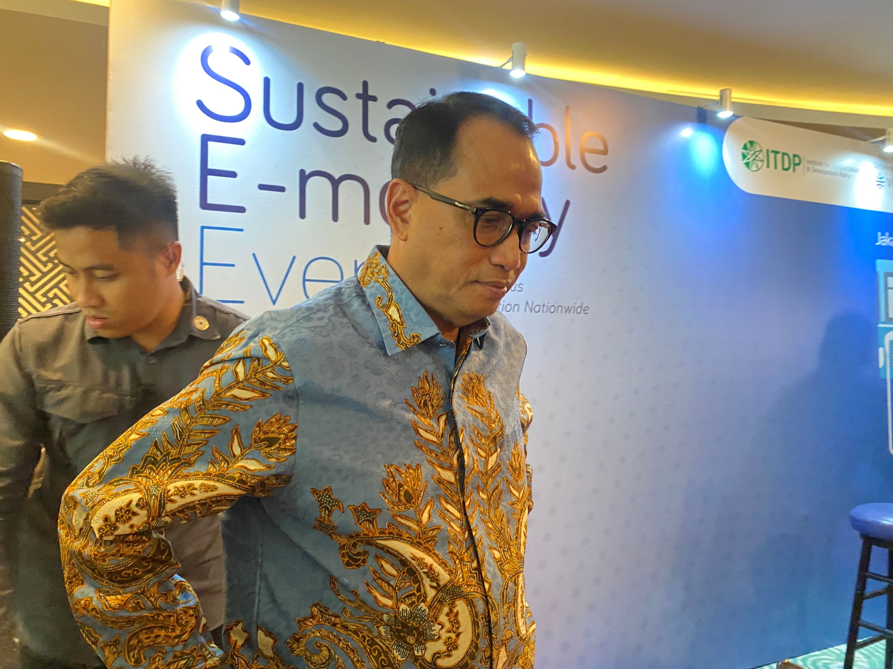 Menhub Ungkap 2 Kendala Utama Elektrifikasi Transportasi Publik RI