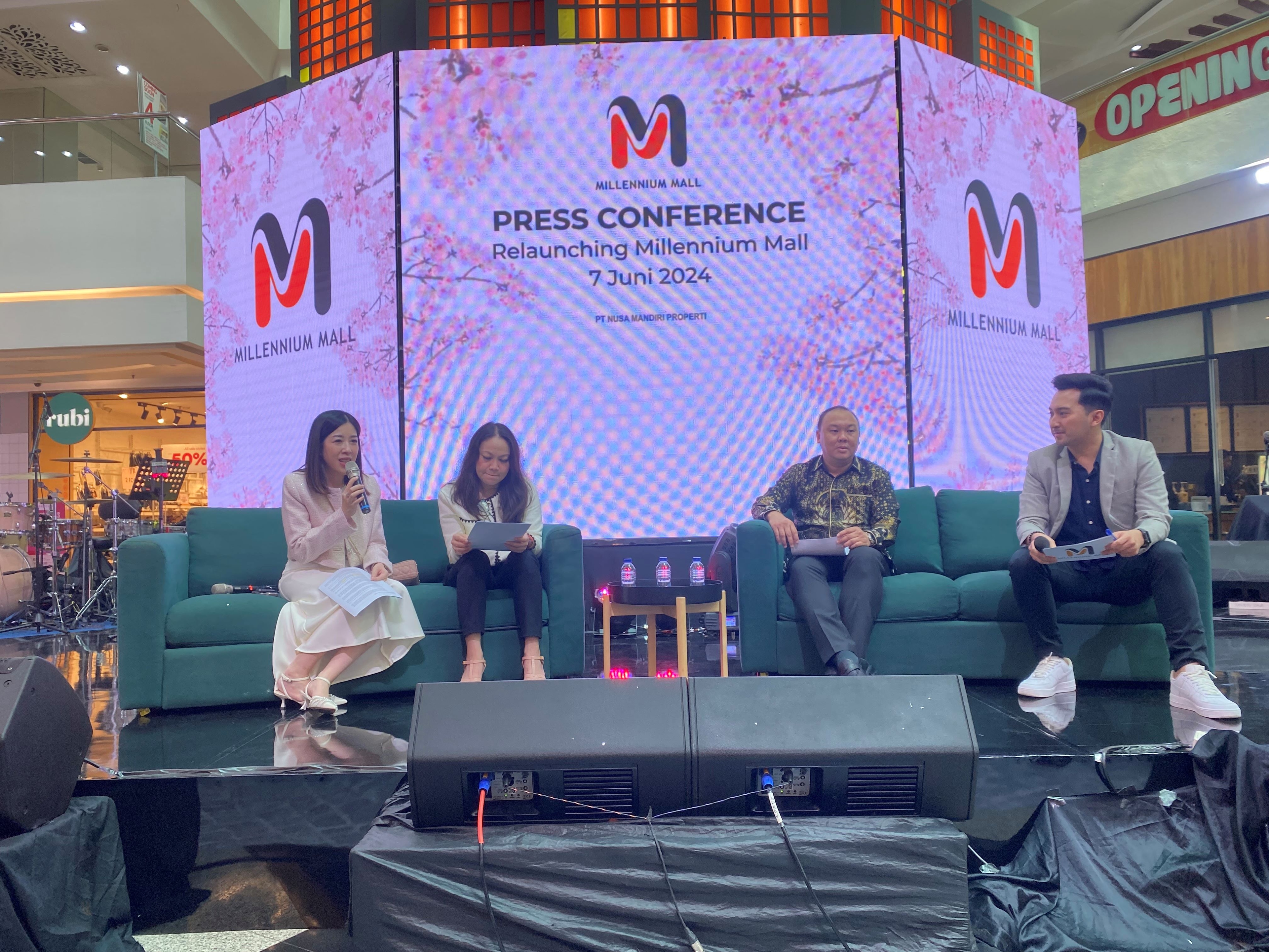 Transformasi Plaza Atrium Menjadi Millennium Mall