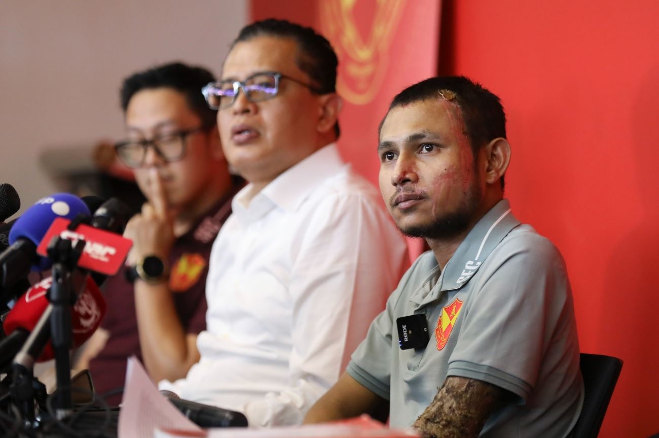 Muncul ke Publik, Begini Kondisi Pemain Timnas Malaysia Faisal Halim Pasca Insiden Air Keras