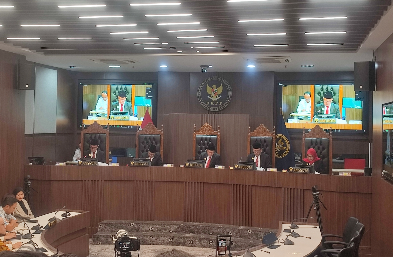 Fakta Persidangan: Mantan Ketua KPU Hasyim Asy'ari Bahas Celana Dalam hingga Paksa Korban Berhubungan Badan 