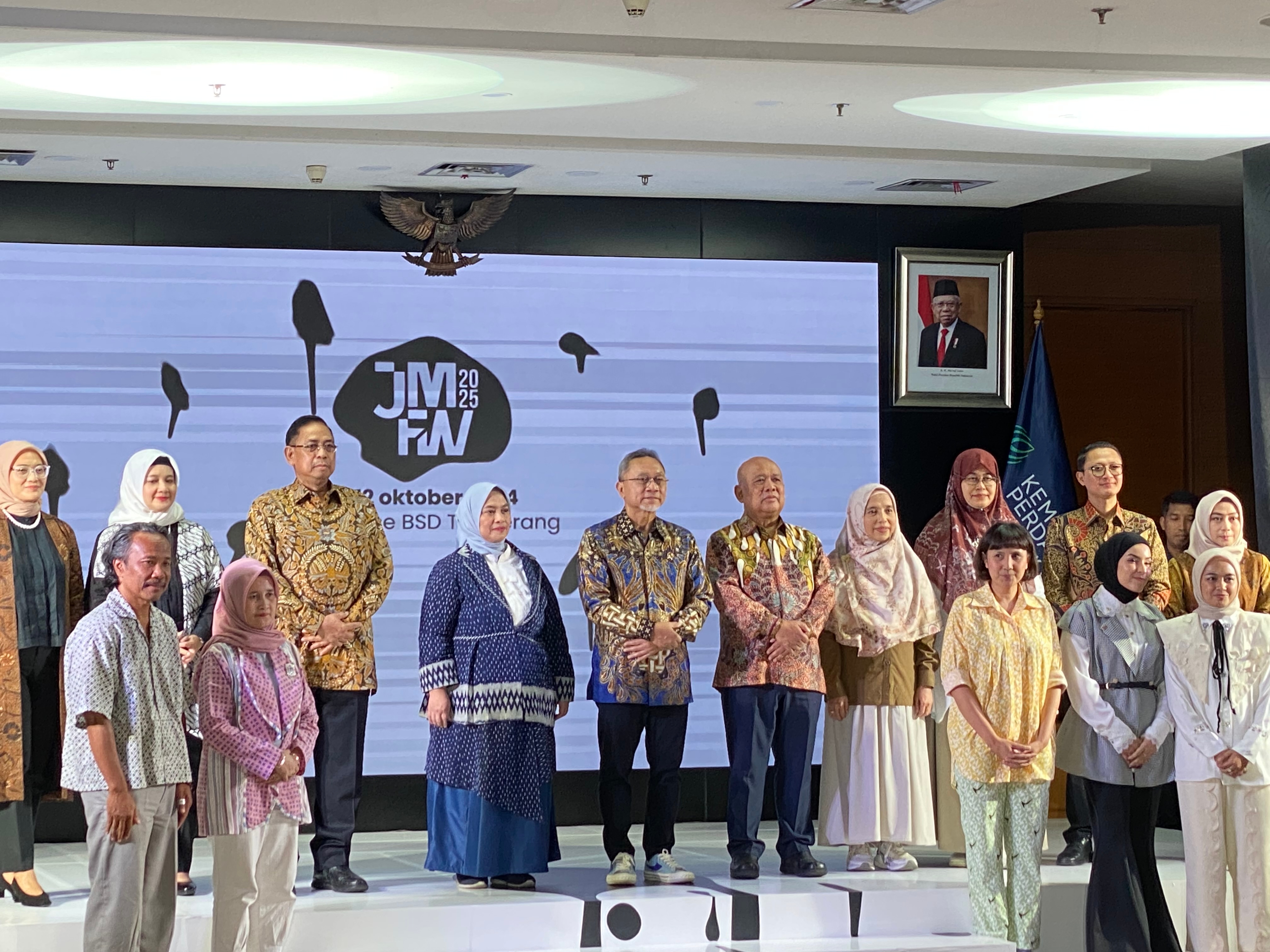 Resmikan JMFW 2025, Zulhas Sebut Kolaborasi Kunci RI Jadi Pusat Busana Muslim Dunia